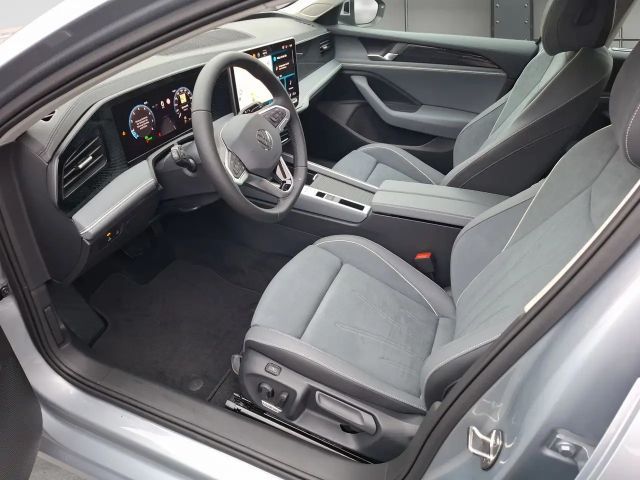 Volkswagen Passat 1.5 eTSI Business Variant