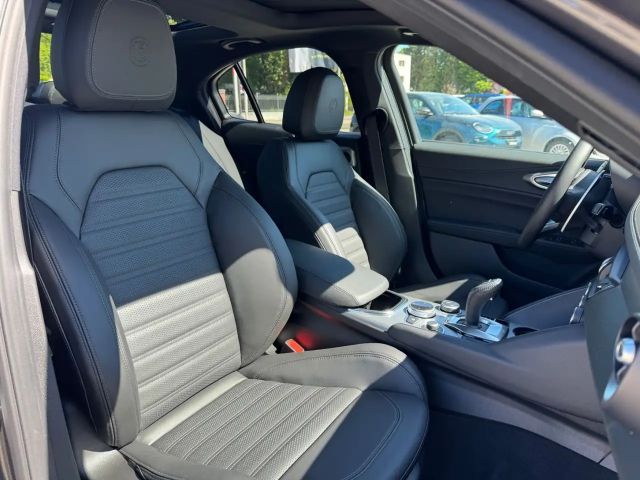 Alfa Romeo Giulia AT8 Q4 Turbo Veloce