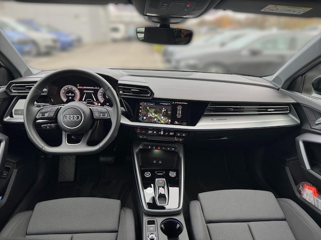 Audi A3 30 TFSI S-Tronic Sedan