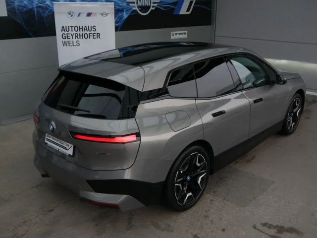 BMW iX xDrive40