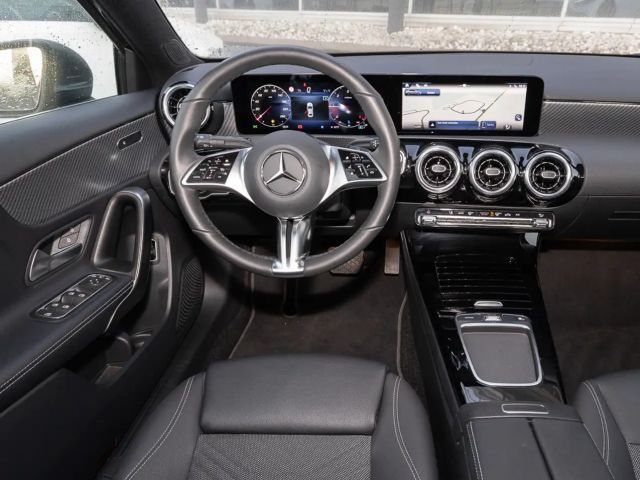 Mercedes-Benz A 200 A 200 d