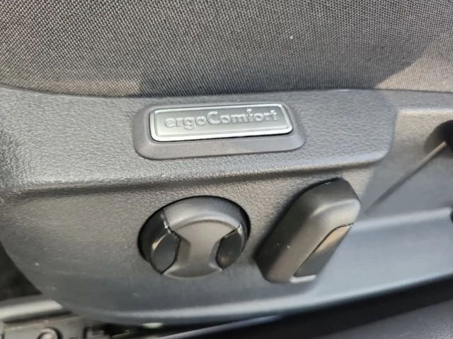 Volkswagen Passat 1.5 TSI BMT Business