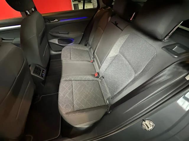 Volkswagen Golf Life Variant