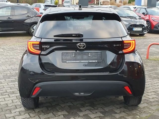Toyota Yaris Hatchback Hybride VVT-i