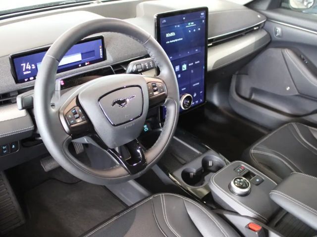 Ford Mustang Mach-E 99 kWh Top Ausstattung + Panoramadach