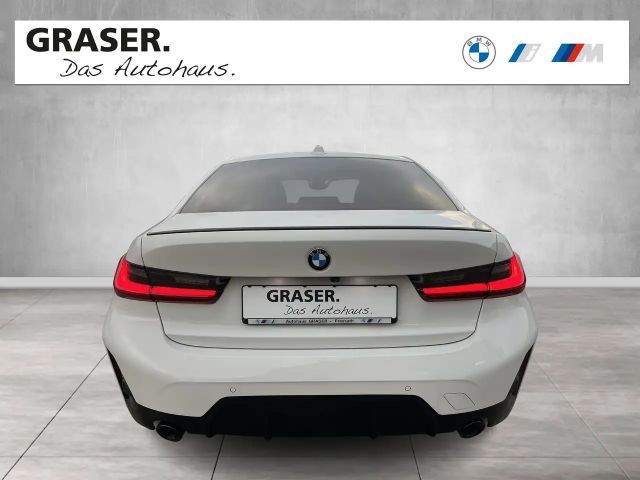 BMW 320 320i M-Sport Sedan