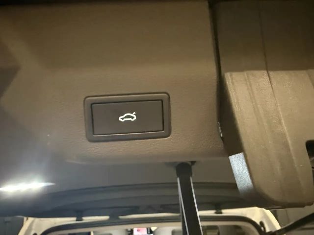 Volkswagen Multivan Life T7