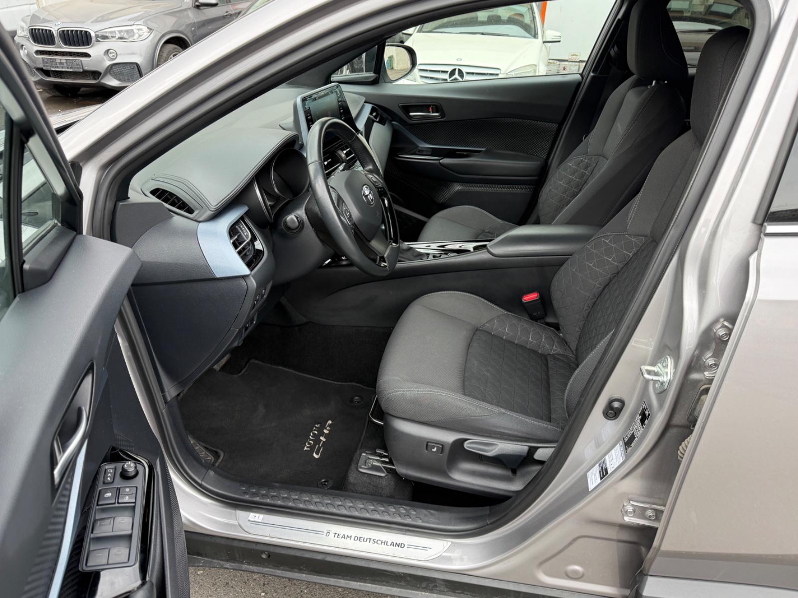 Toyota C-HR Hybride Team D