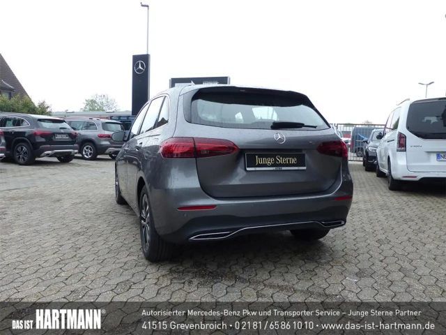 Mercedes-Benz B 180 Progressive Sedan