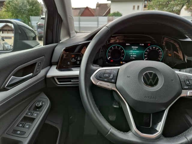 Volkswagen Golf 1.0 TSI Life Variant