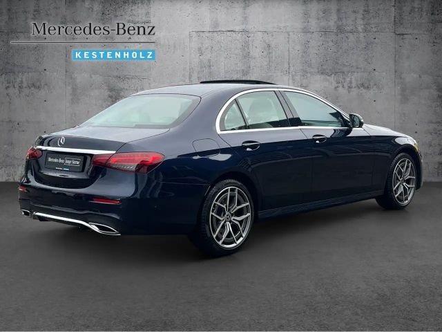 Mercedes-Benz E 300 AMG Line E 300 e Sedan