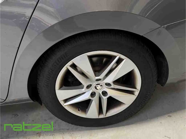 Skoda Superb 2.0 TDI Combi Sportline