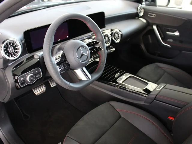 Mercedes-Benz A 200 AMG Line