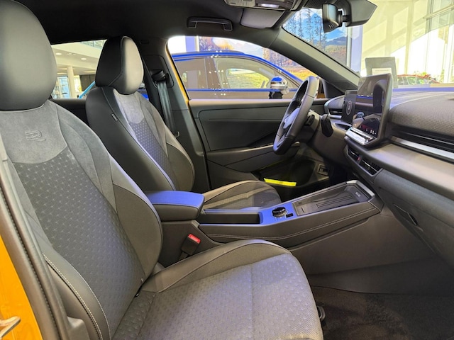 Volkswagen T-Roc 1.5 eTSI DSG R-Line