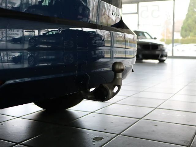 BMW 220 220i Active Tourer