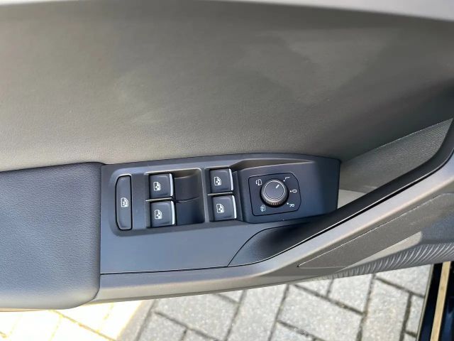 Seat Leon 1.5 eTSI DSG FR-lijn Sportstourer