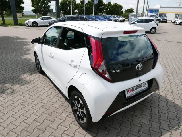 Toyota Aygo Hatchback Play Team D X-play