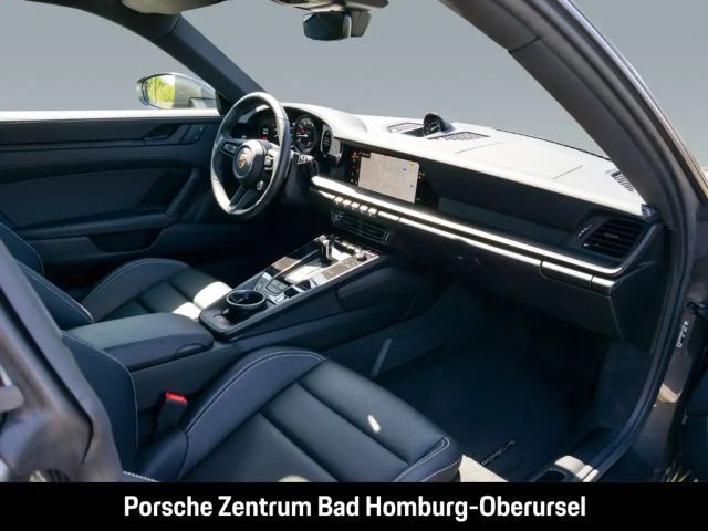 Porsche 992 Carrera Coupé GTS