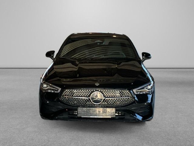 Mercedes-Benz CLA 180 AMG Line Coupé