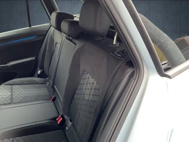 Volkswagen Golf 1.5 TSI R-Line Variant