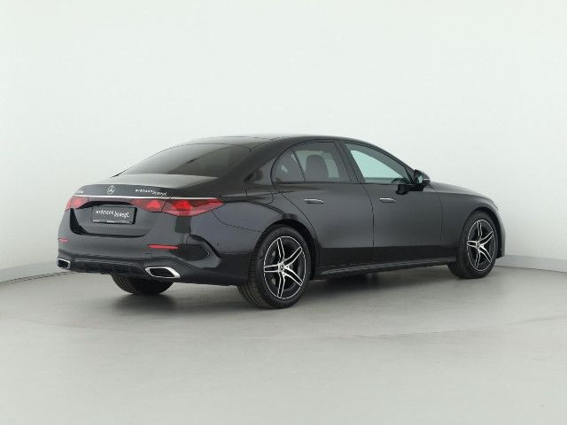 Mercedes-Benz E 220 AMG Line E 220 d Sedan