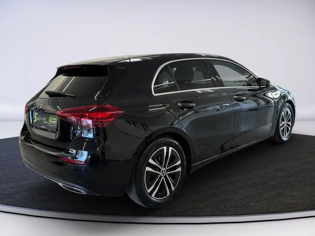 Mercedes-Benz A 200 A 200 d