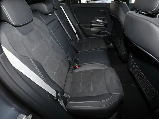 Mercedes-Benz GLA 200 AMG Line