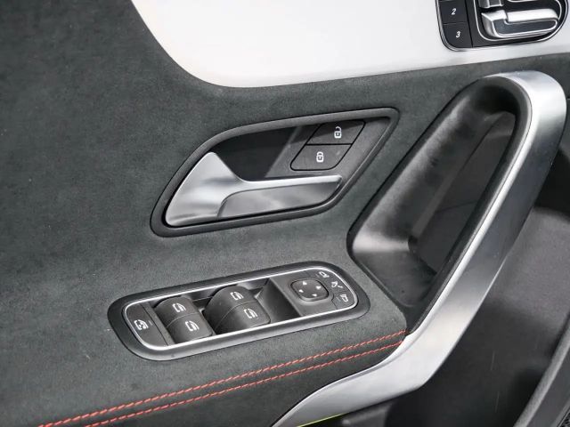 Mercedes-Benz A 35 AMG 4MATIC AMG Line