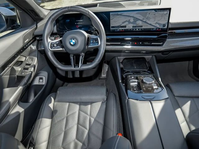 BMW 520 520i M-Sport Sedan