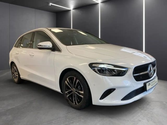 Mercedes-Benz B 220 4MATIC Progressive Sedan