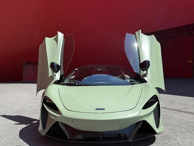 McLaren Artura Mc Laren Artura Coupe MSO Lackierung