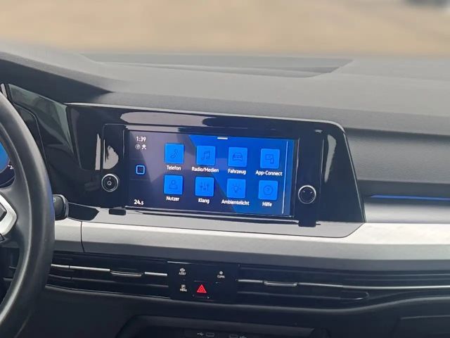 Volkswagen Golf Life Variant