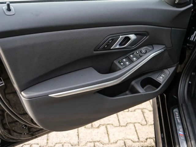 BMW 330 330i M-Sport xDrive