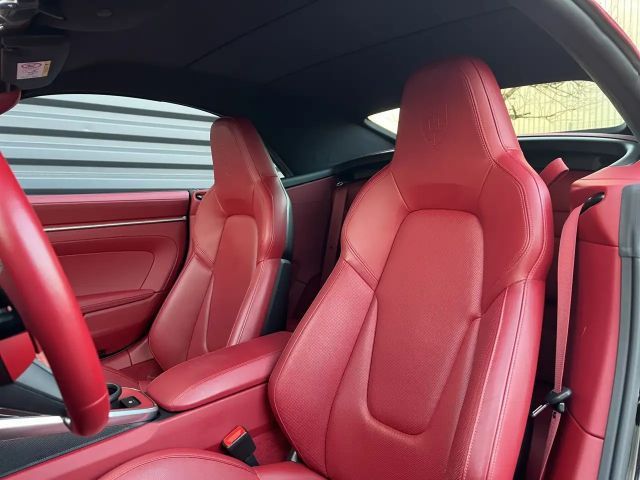 Porsche 911 4 992 Cabriolet Carrera GTS