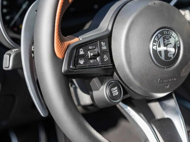 Alfa Romeo Stelvio AT8 Q4