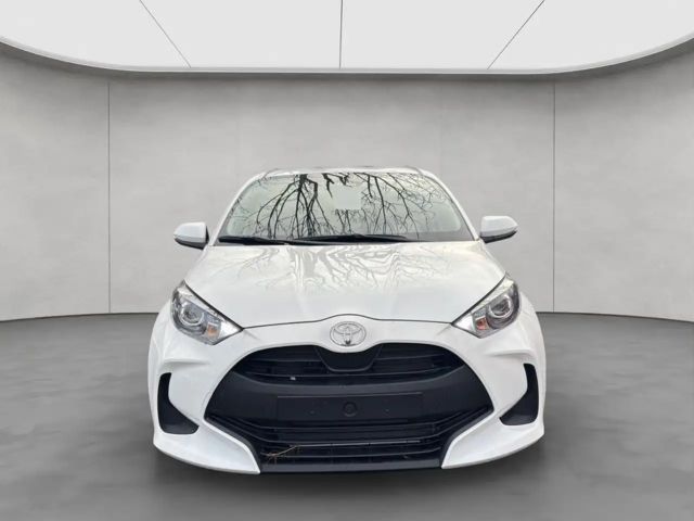 Toyota Yaris Business Hybride VVT-i