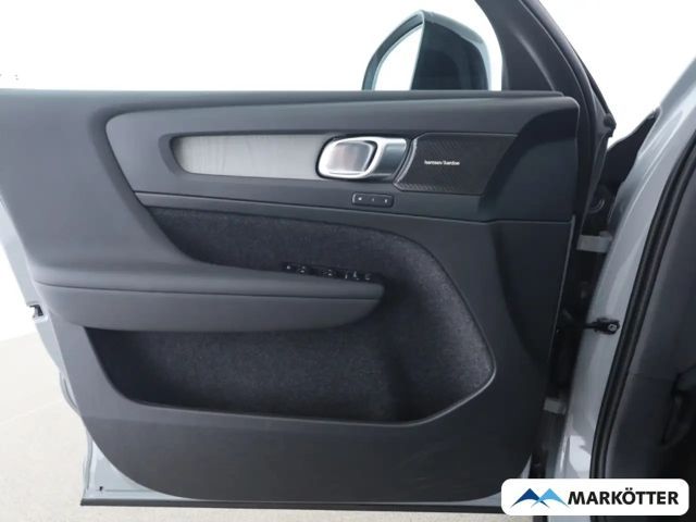 Volvo XC40 Dark Plus