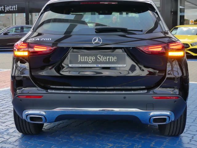 Mercedes-Benz GLA 200 Progressive