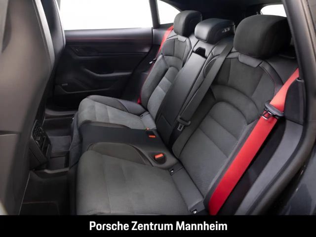 Porsche Taycan GTS Sport Turismo