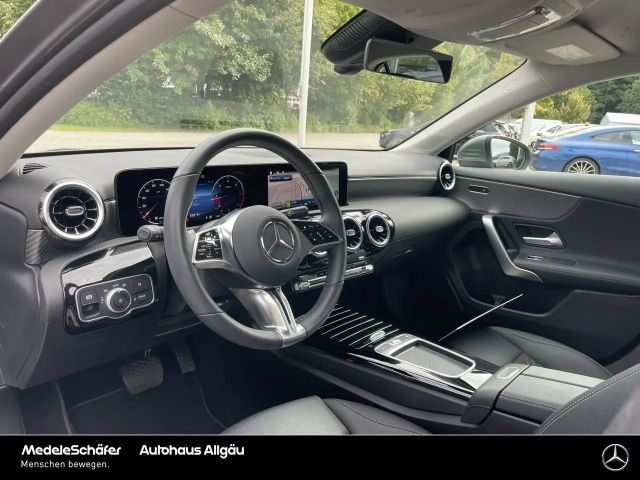 Mercedes-Benz A 180 A 180 d Progressive