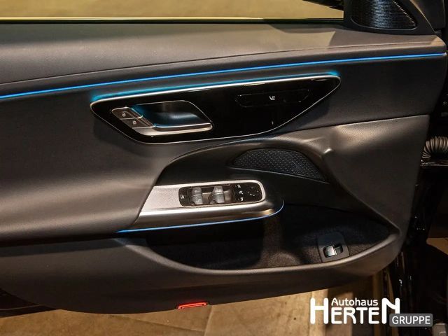 Mercedes-Benz E 200 AVANTGARDE Sedan