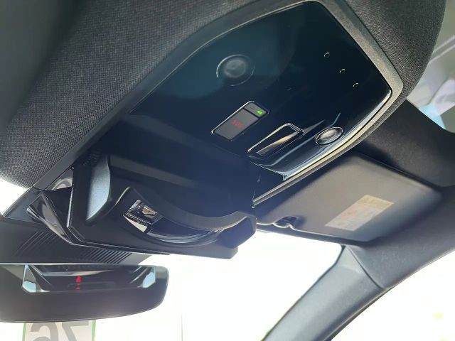 Renault Espace E-Tech Hybrid Iconic