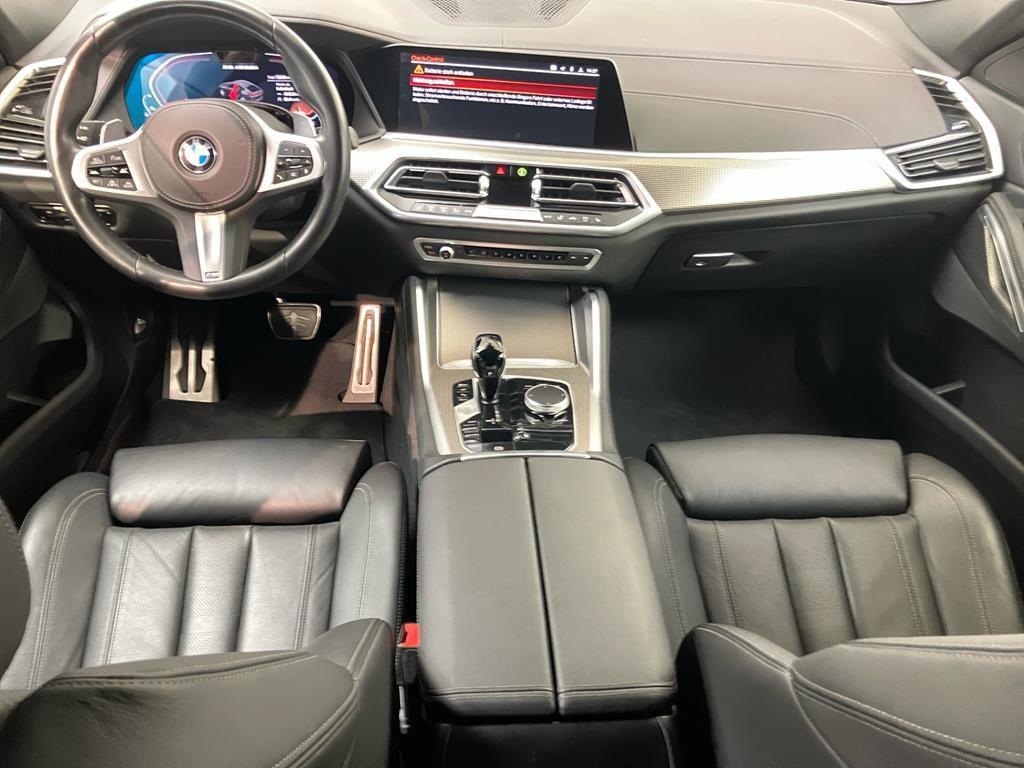 BMW X6 M50i