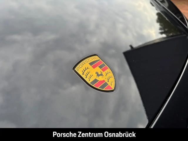 Porsche 992 4 Coupé GTS Targa