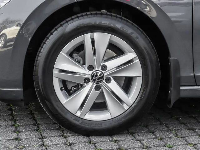 Volkswagen Golf 1.0 TSI IQ.Drive Life Variant