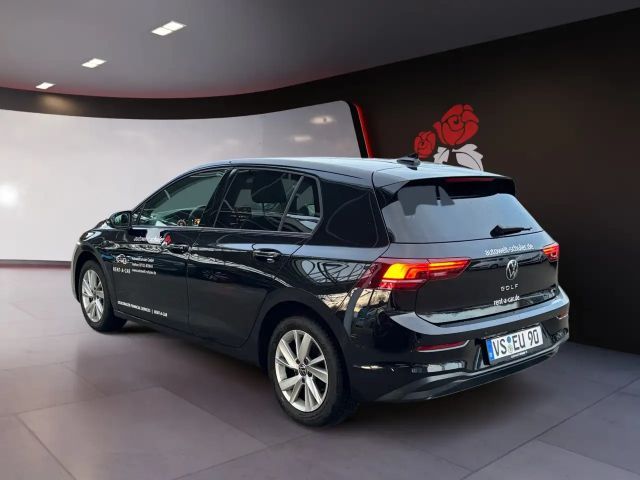 Volkswagen Golf Life Plus