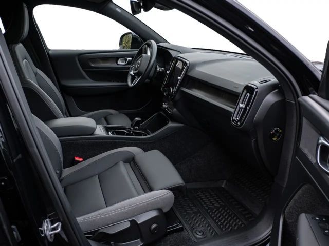 Volvo XC40 AWD Plus Recharge Twin Engine