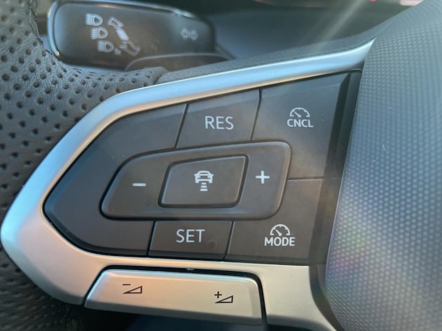 Volkswagen Golf 1.5 eTSI R-Line