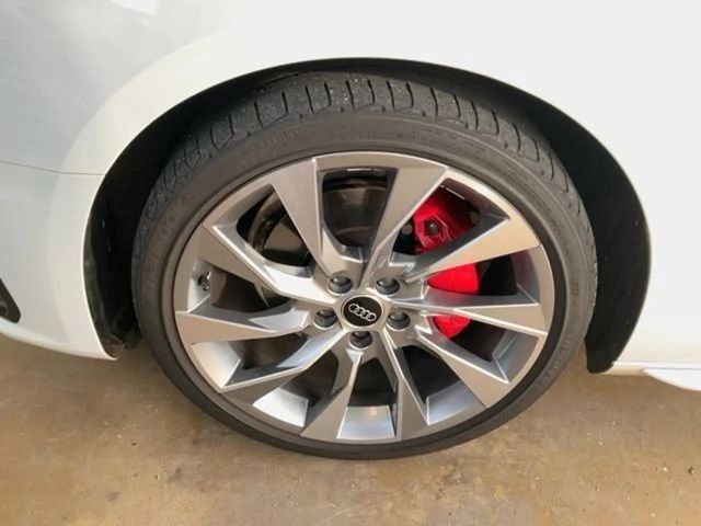 Audi A4 Avant Quattro S-Line