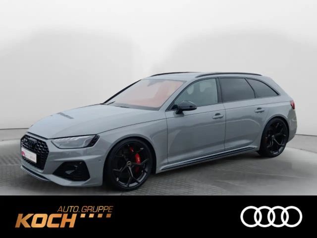 Audi RS4 Avant Quattro S-Tronic